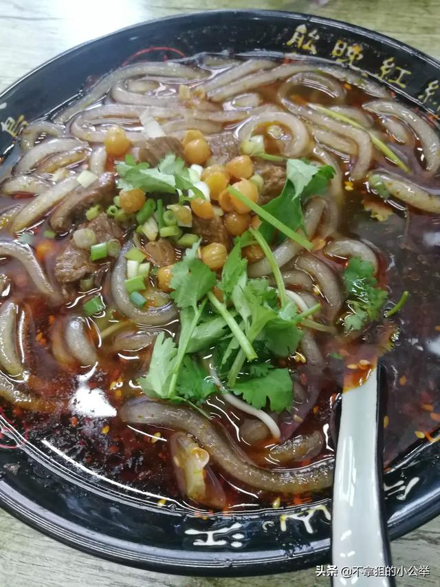 現在的美食制作視頻你會(huì )看嗎？你對哪種美食視頻感興趣？
